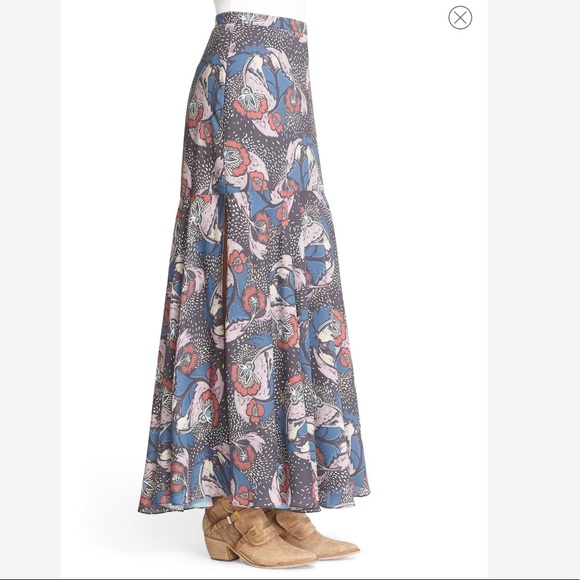 Free People Dresses & Skirts - Free People Floral print crepe maxi Skirt Sz 12 ➰